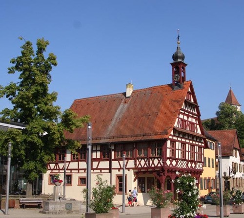 Königsbach-Stein Unterkunft
Ferienwohnung
Monteurzimmer
Monteurwohnung
Monteurhaus
Gästezimmer
Hotel
Gasthof
Gasthaus
Airbnb
La Siesta